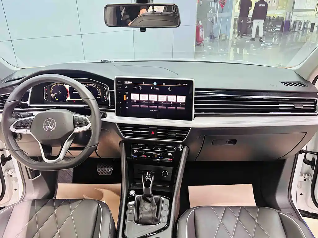 Tiguan L 2024 model 300TSI Automatic FWD Smart Edition