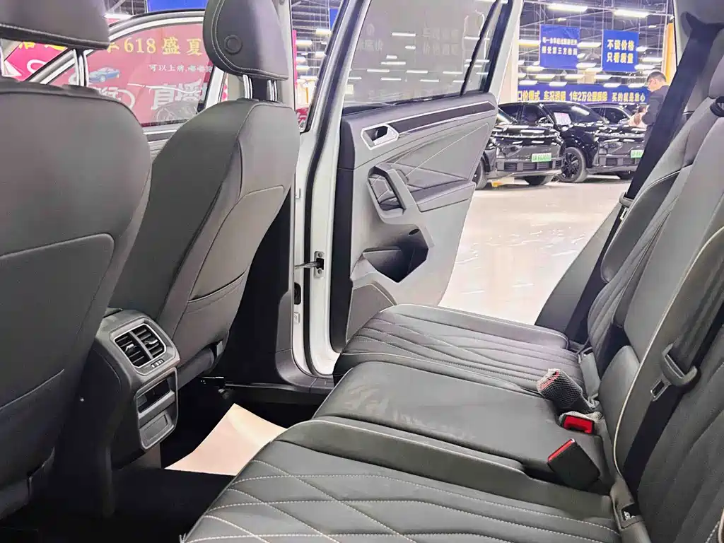 Tiguan L 2024 model 300TSI Automatic FWD Smart Edition