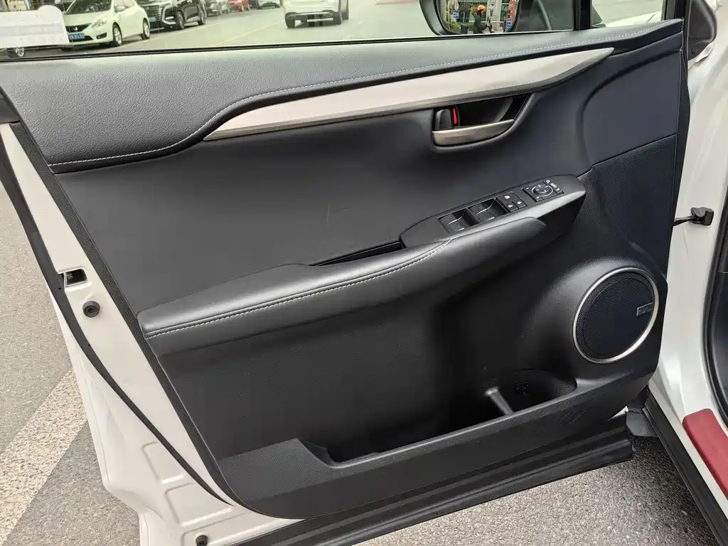 Lexus NX 2015 200t AWD F Sport