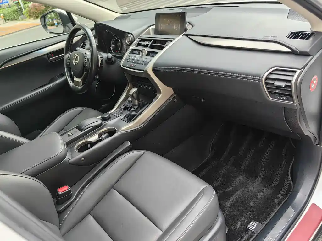 Lexus NX 2015 200t AWD F Sport
