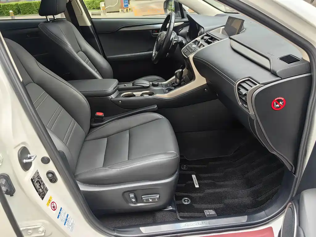 Lexus NX 2015 200t AWD F Sport