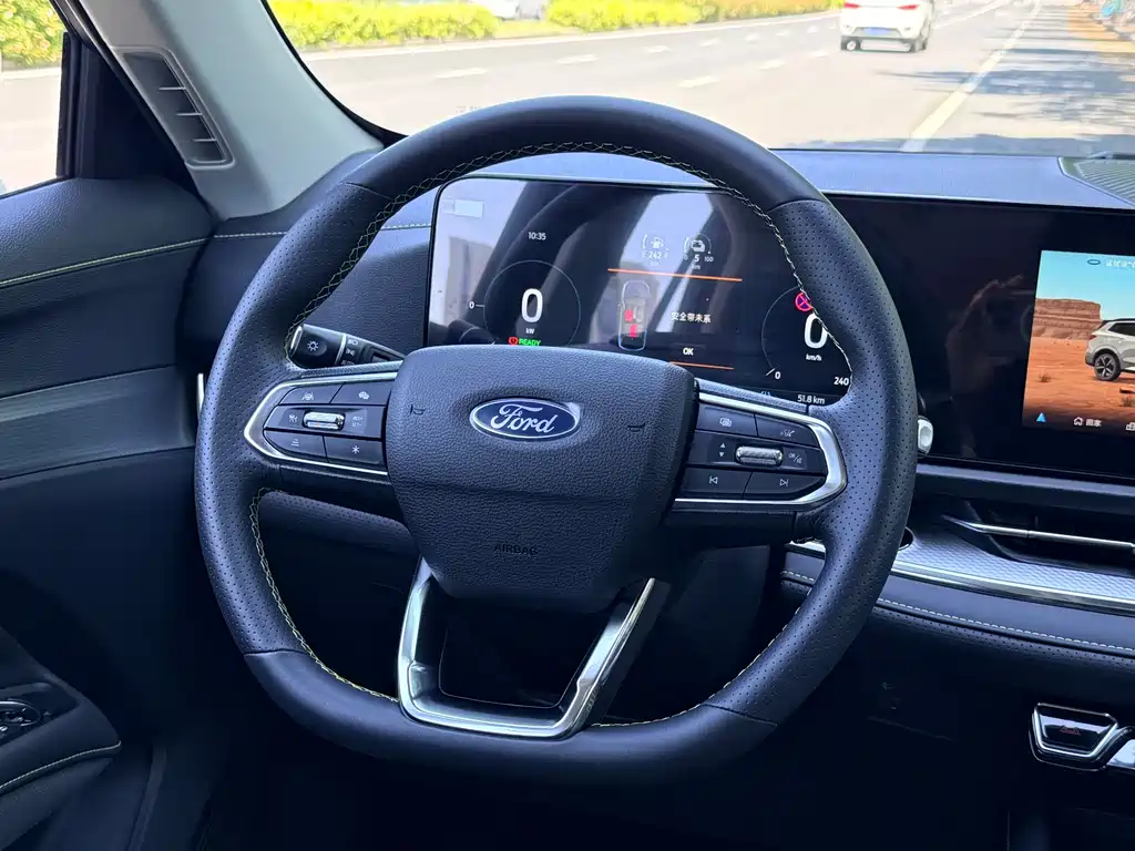 Ford Equator Sport PHEV 2025 Platinum Edition