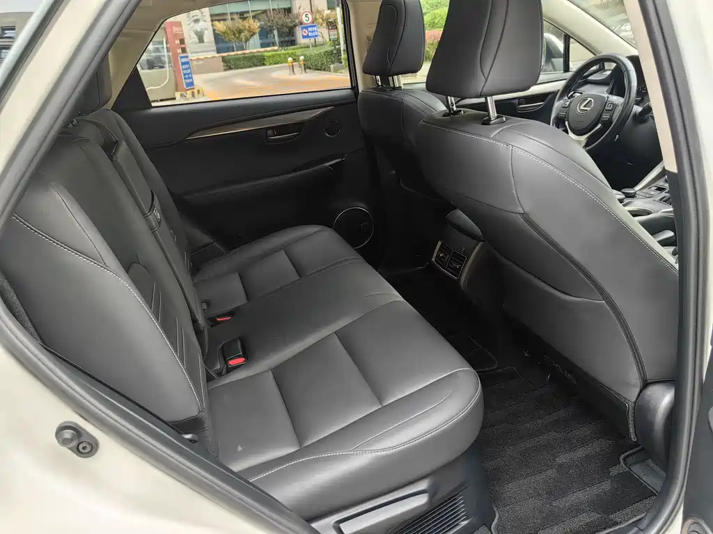Lexus NX 2015 200t AWD F Sport