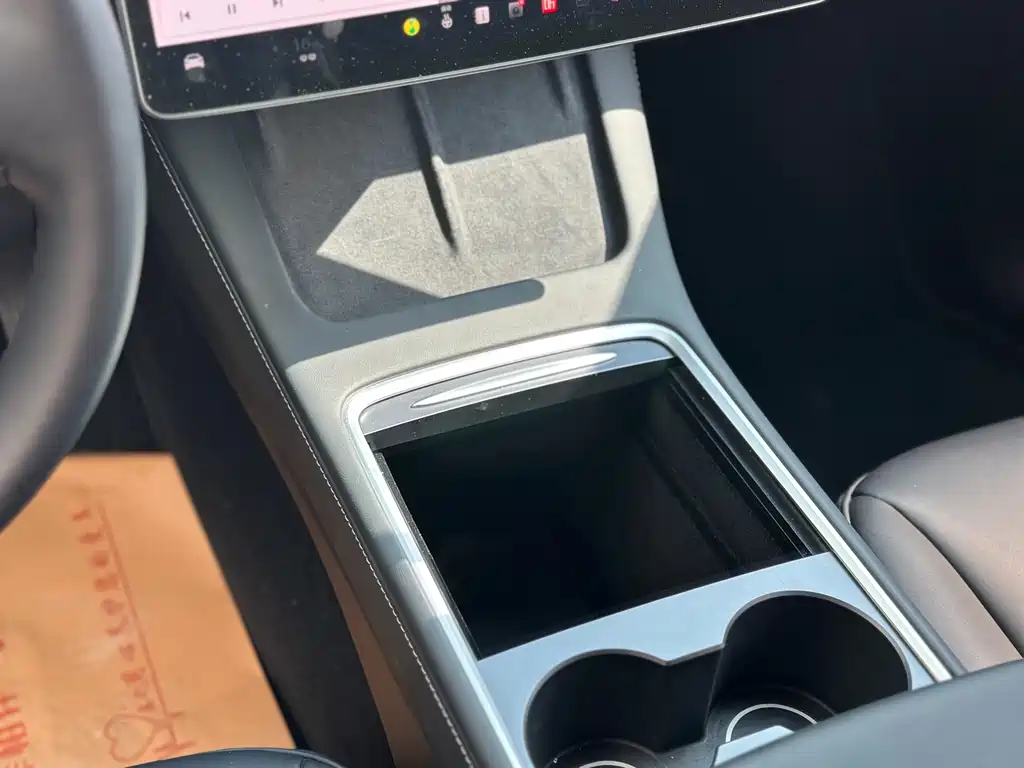 Tesla Model Y 2023 RWD