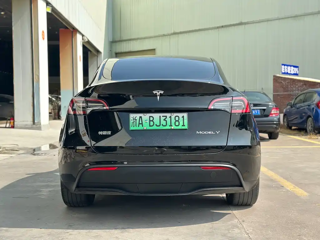Tesla Model Y 2023 RWD