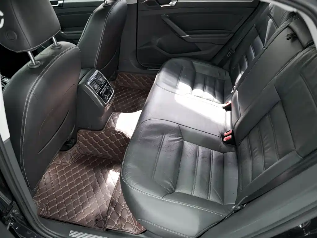 Volkswagen Passat 2017 330TSI DSG Yuzun Edition