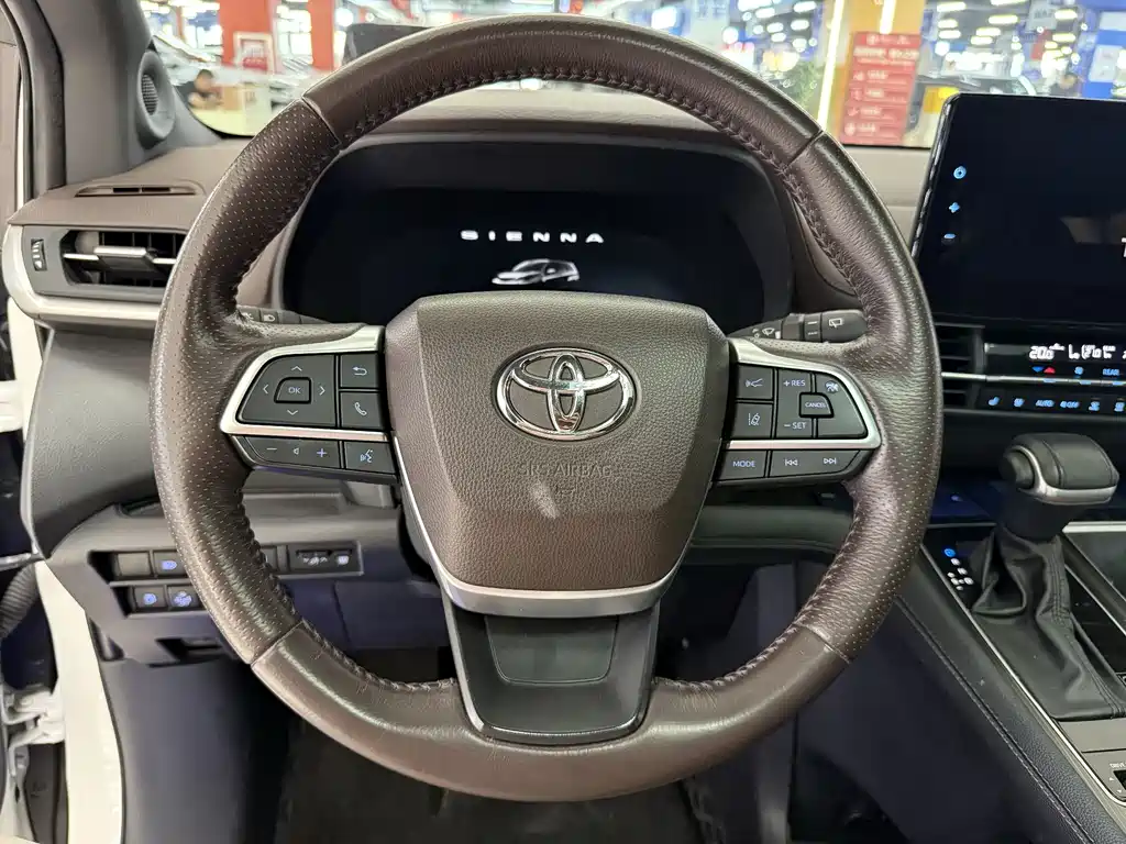 Sienna 2021 2.5L Hybrid Platinum Edition