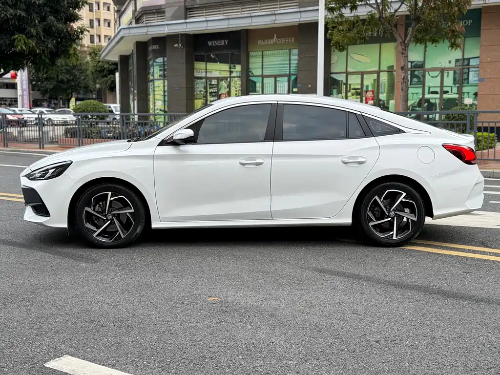 MG5 2021 Facelift 300TGI DCT Qing She Flagship Edition
