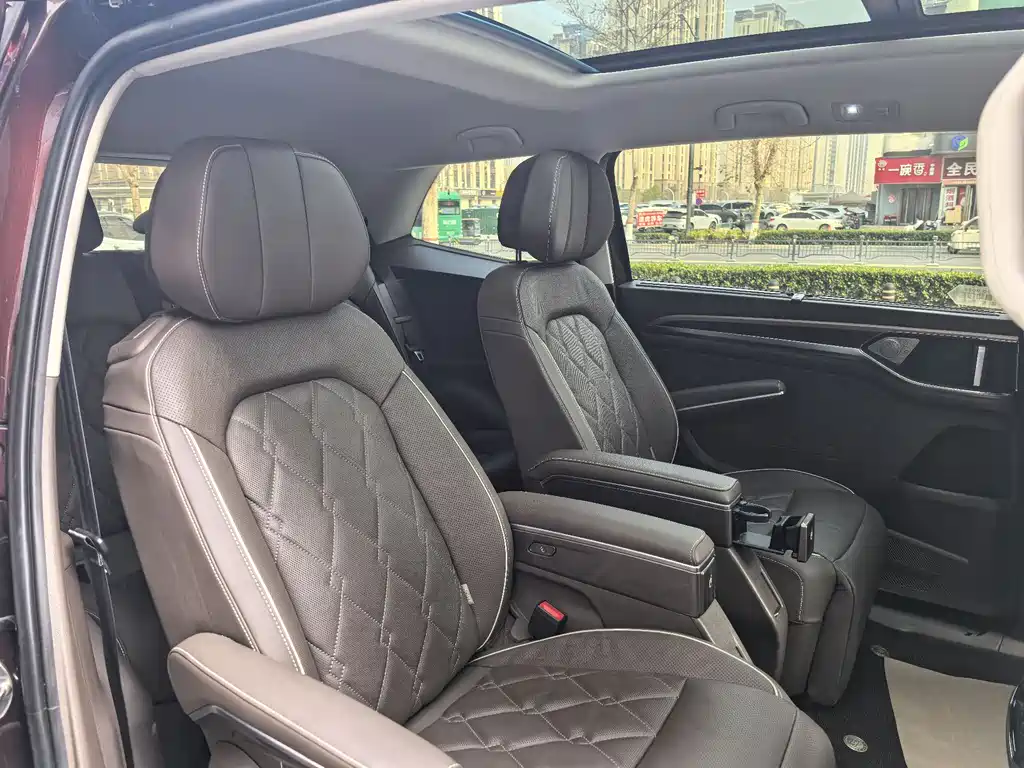 Viloran 2020 380TSI Premium
