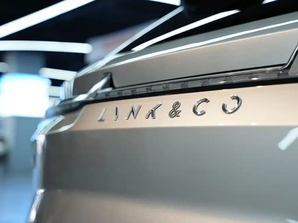 Lynk & Co 08 EM-P 2023 220km AWD Performance Halo