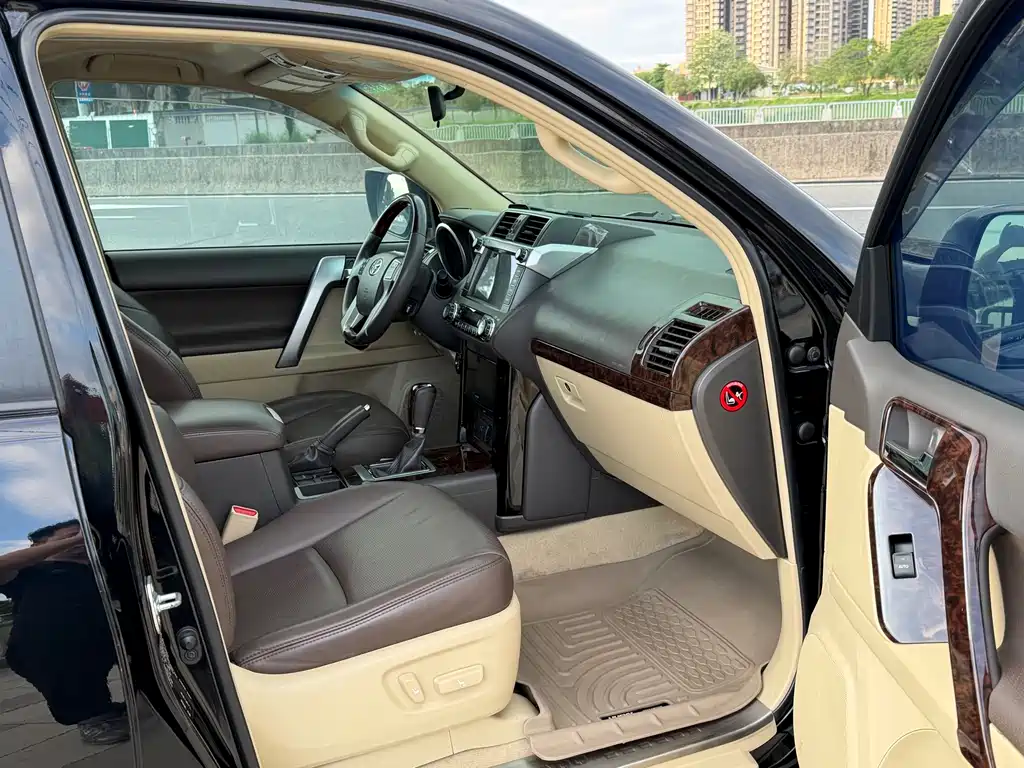 Toyota Prado 2015 4.0L Middle East Edition
