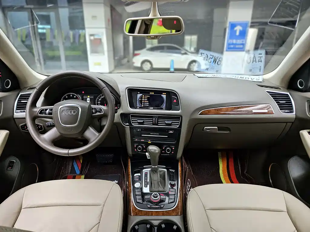 Audi Q5 2011 2.0 TFSI Comfort