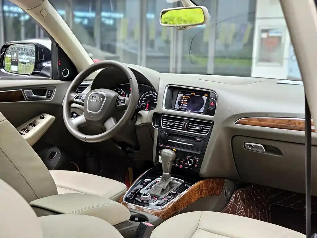 Audi Q5 2011 2.0 TFSI Comfort