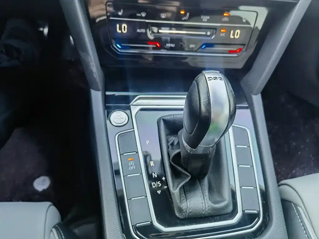 Volkswagen Magotan 2023 2 Million Units Commemorative Edition 330TSI DSG Leading Edition