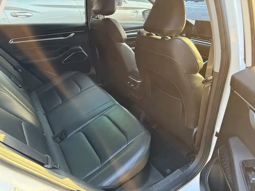 Geely Emgrand 2022 4th Gen 1.5L CVT Luxury