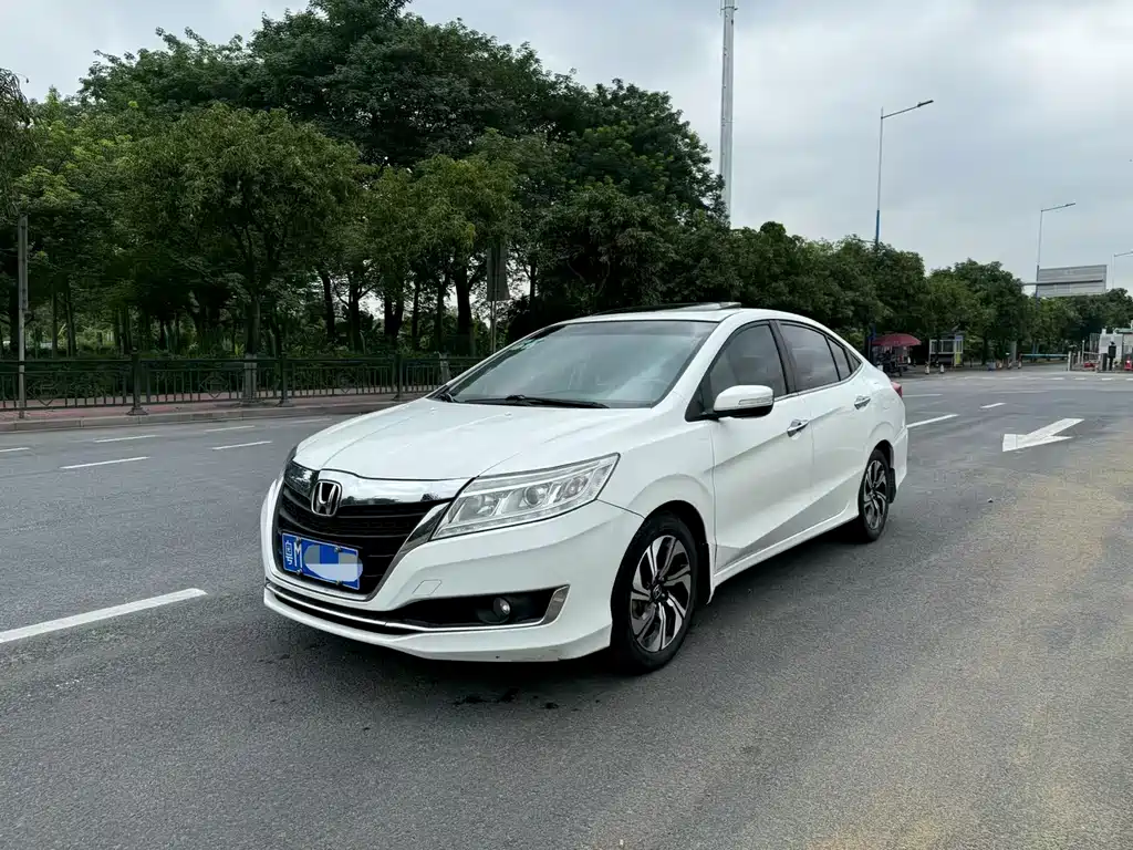 Crisp 2016 1.8L CVT Luxury Edition