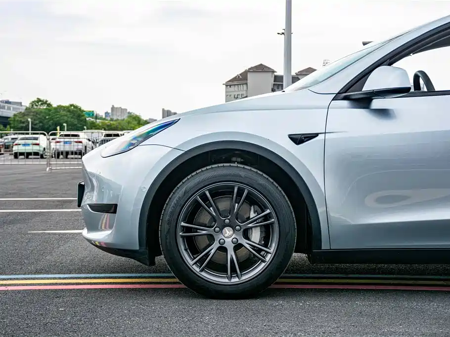 Model Y 2023 Rear-Wheel Drive