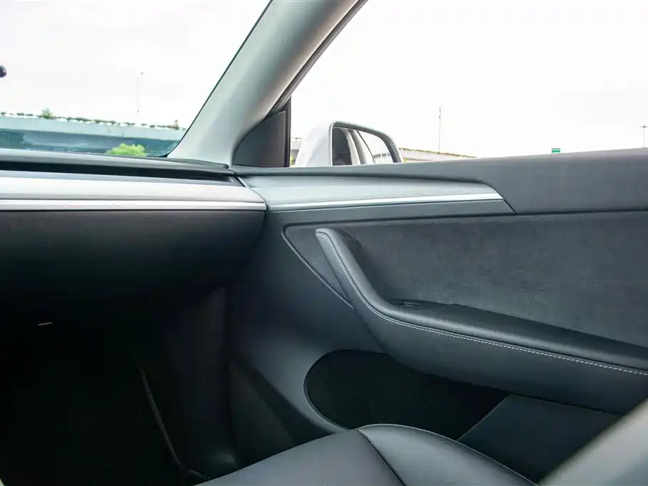 Model Y 2023 Rear-Wheel Drive