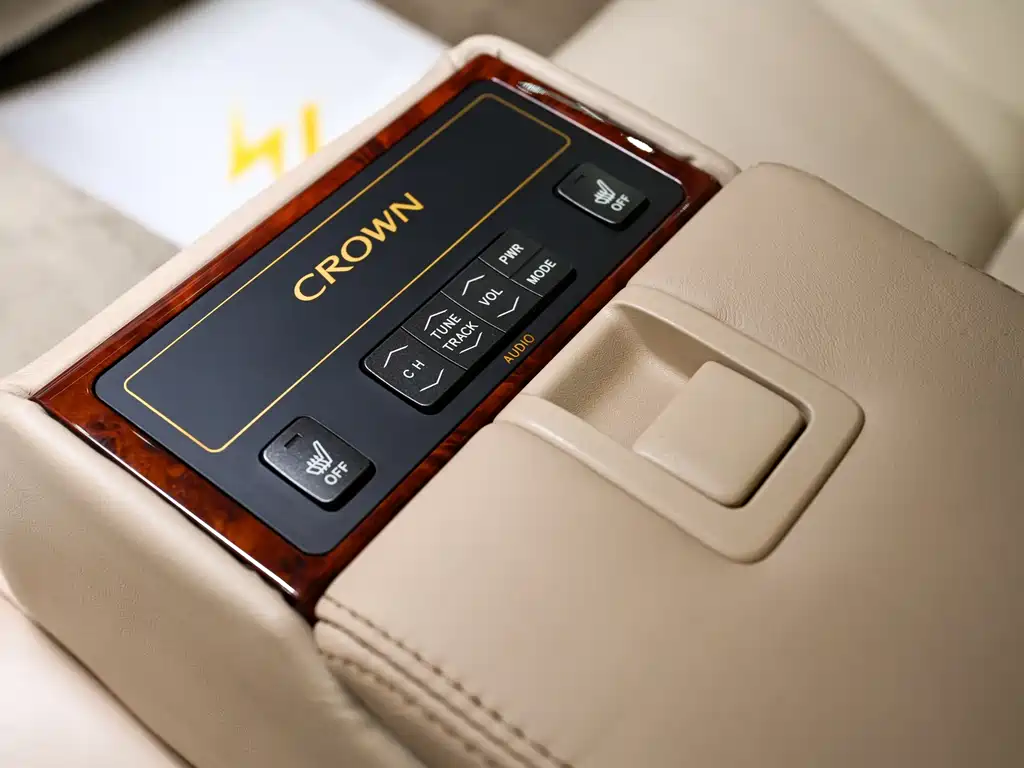 Toyota Crown 2012 2.5L Royal Leather Edition