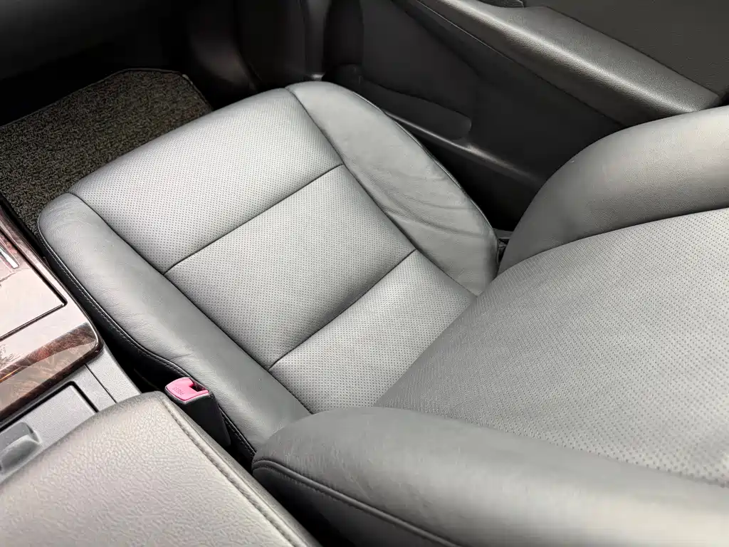Toyota Camry 2015 2.0G Leading Edition