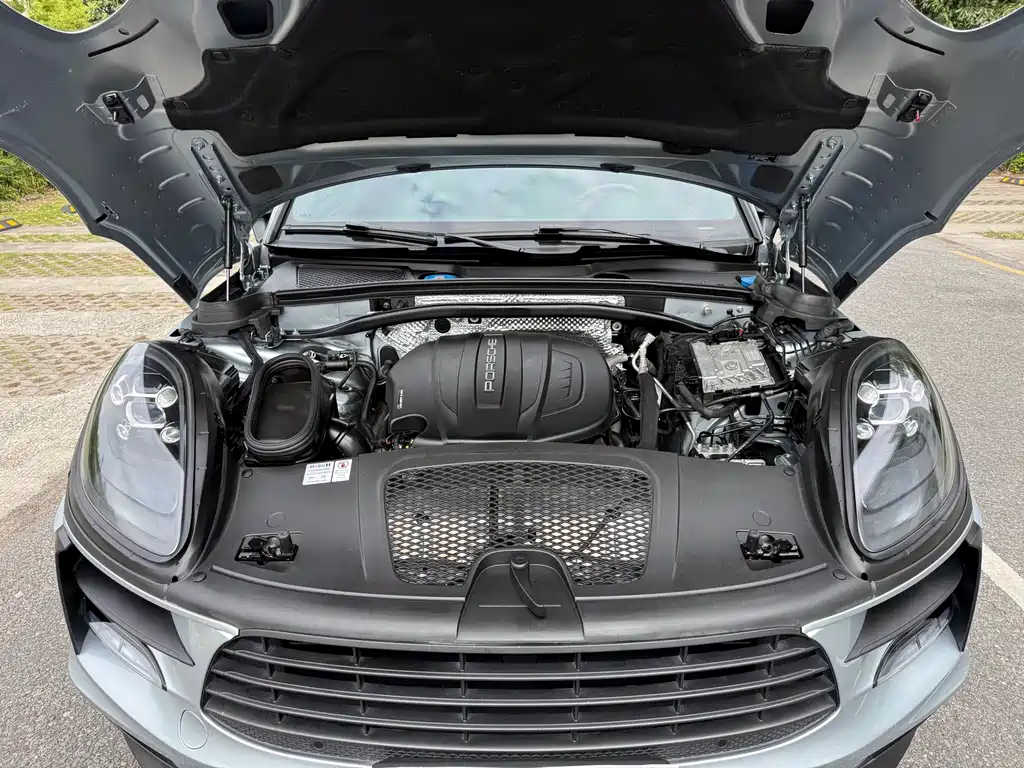 2021 Porsche Macan 2.0T