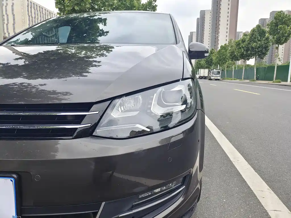 Volkswagen Sharan 2014 2.0TSI Luxury