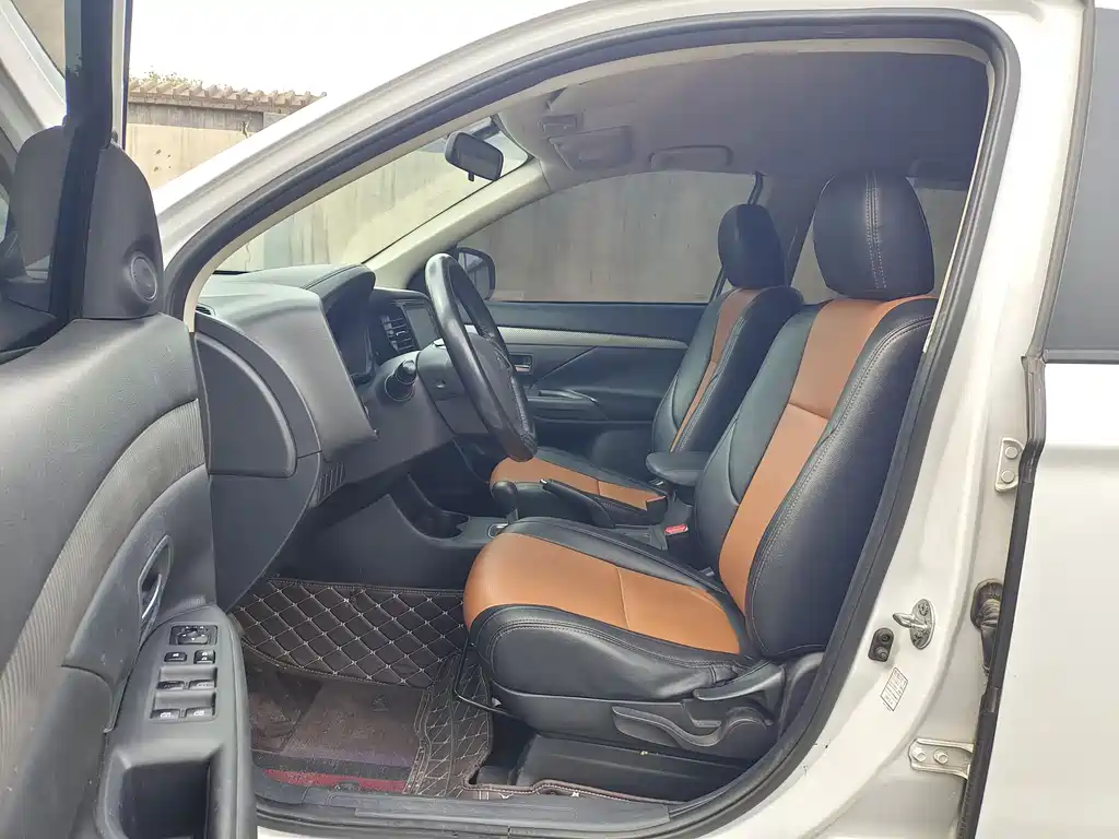 2017 Mitsubishi Outlander 2.0L FWD Glory Edition 5-Seater