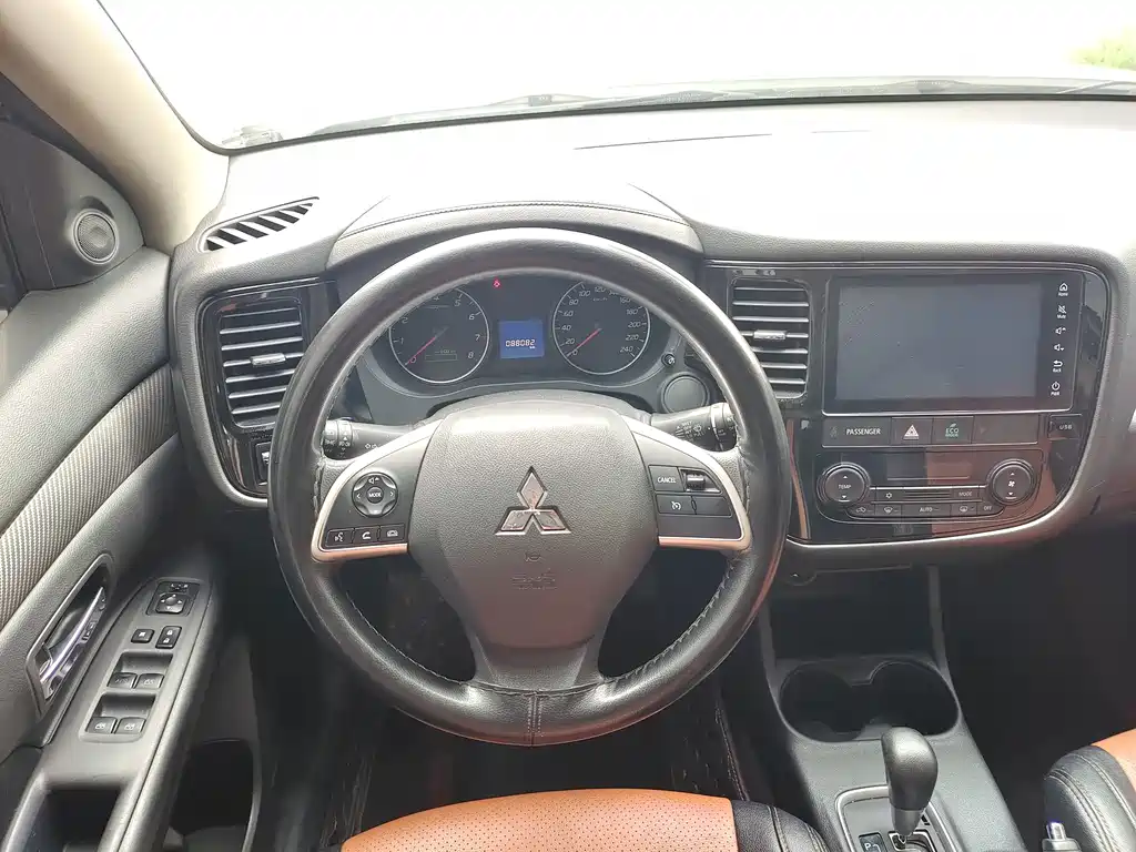 2017 Mitsubishi Outlander 2.0L FWD Glory Edition 5-Seater