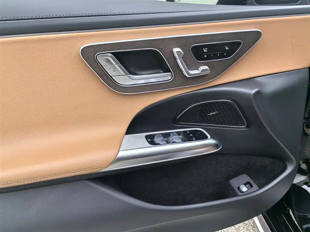 Mercedes-Benz E-Class 2025 E 300 L Fashion Edition