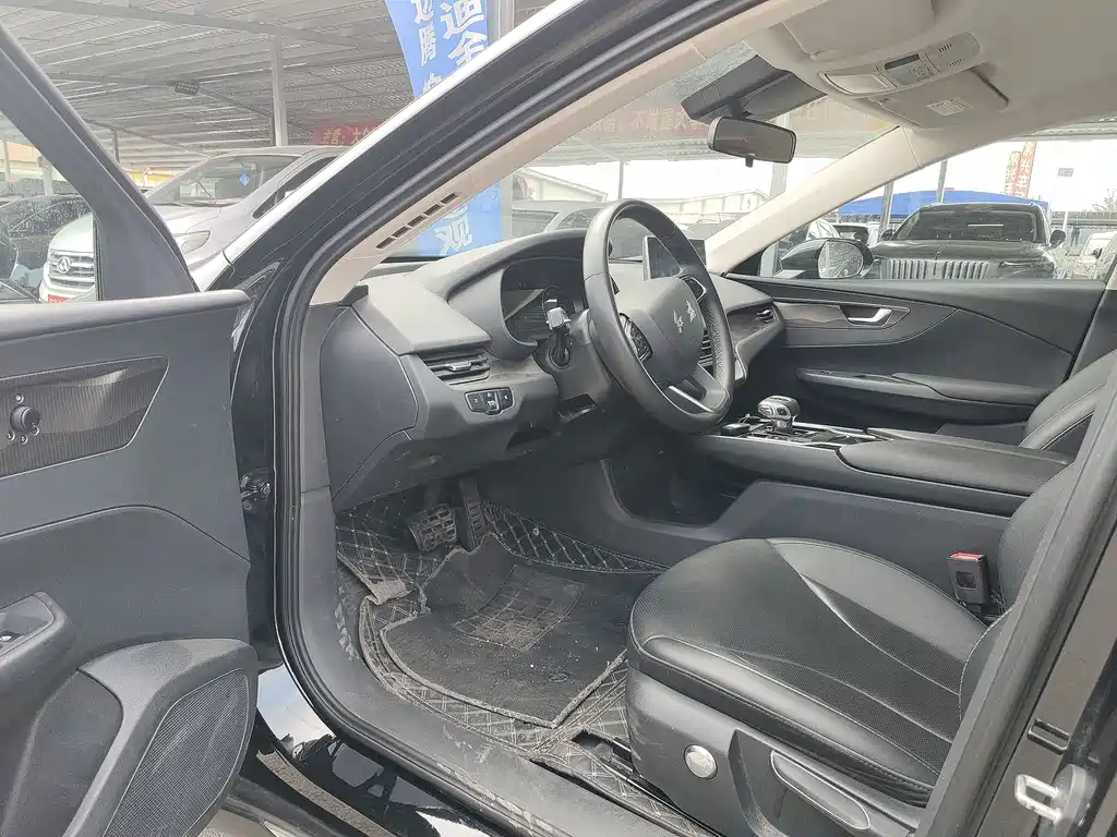 Hongqi E-QM5 2022 431km Charging Le Xiang Edition