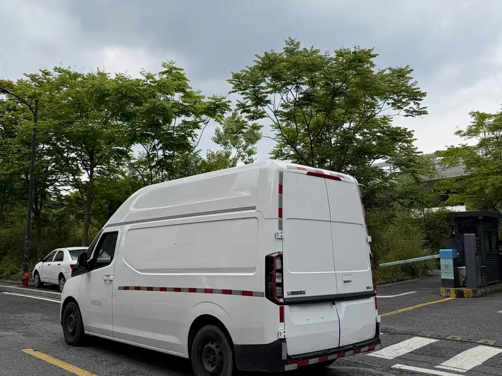 Farizon Super VAN 2025 Jingcheng Edition Medium Wheelbase High Roof 51kWh