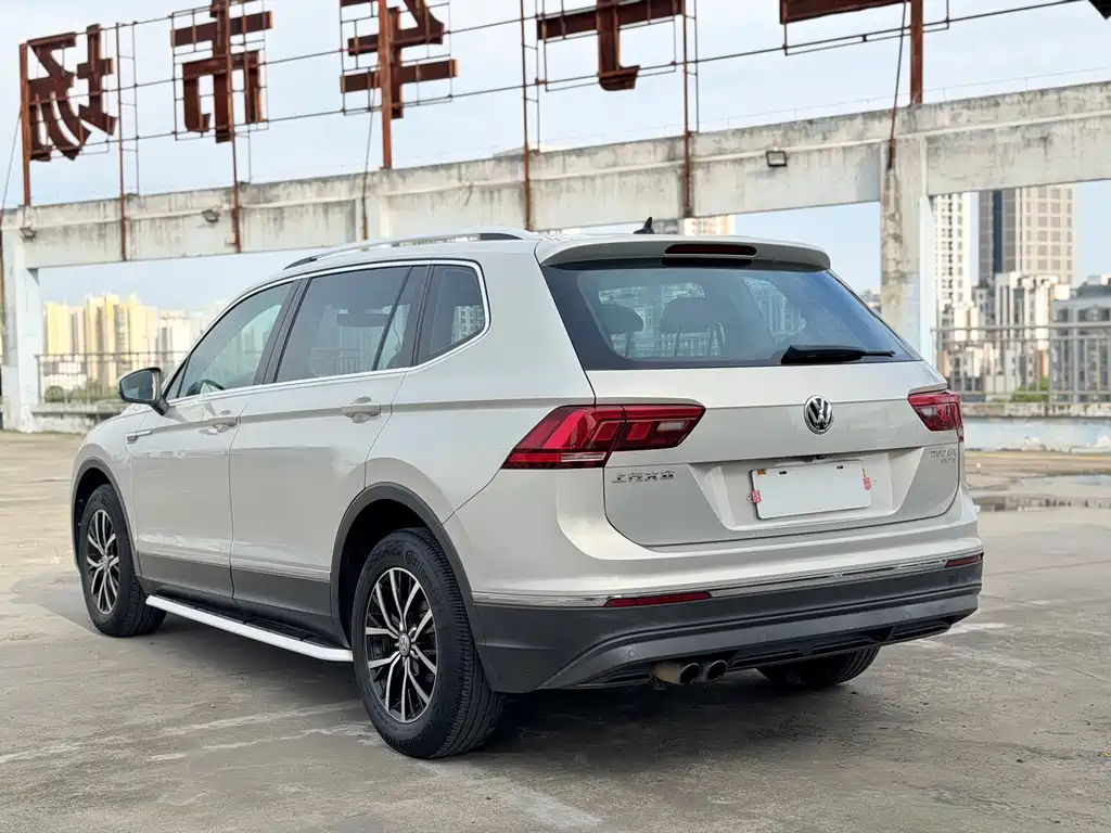 Tiguan L 2017 330TSI Automatic FWD Luxury Edition