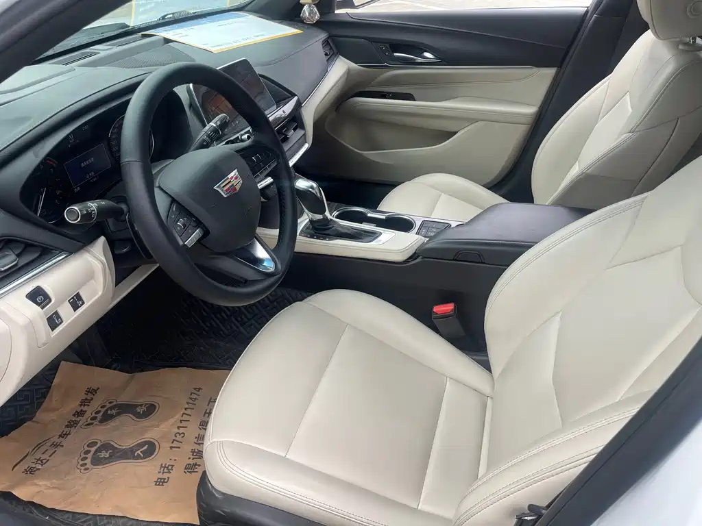 Cadillac CT4 2020 28T Fashion