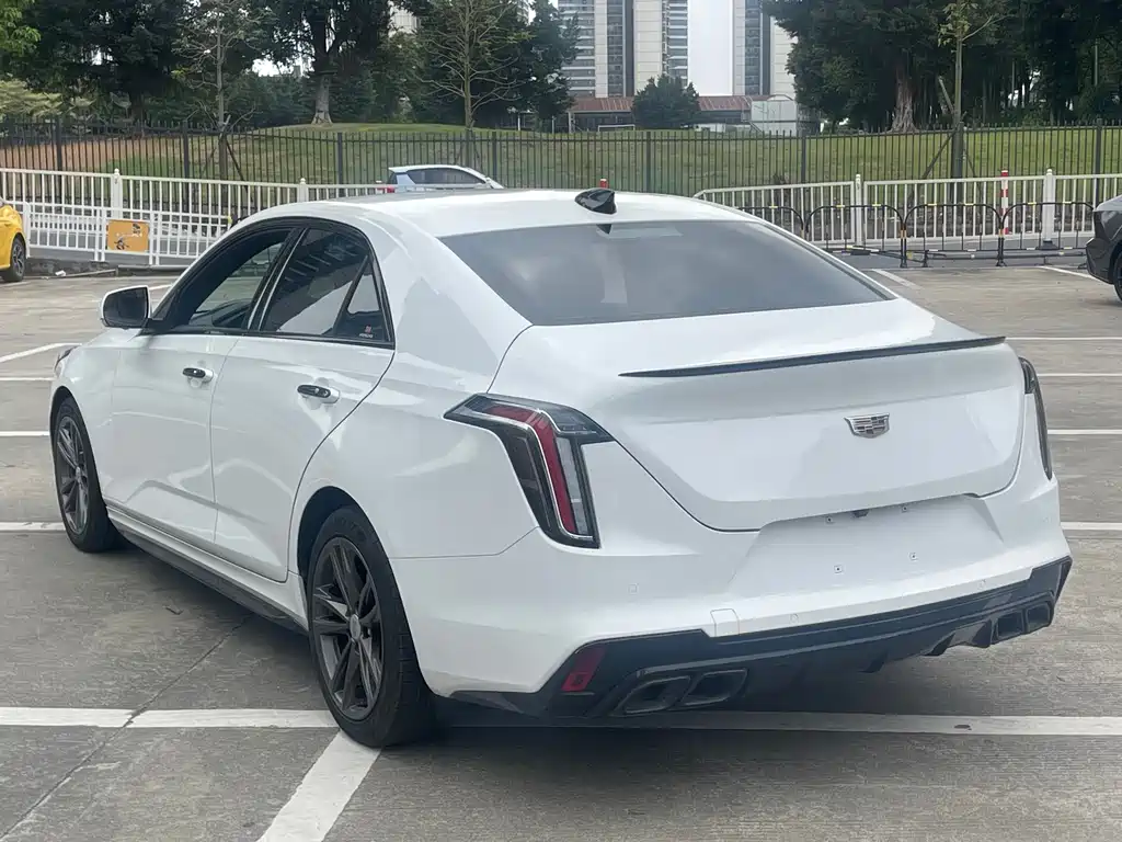 Cadillac CT4 2020 28T Fashion