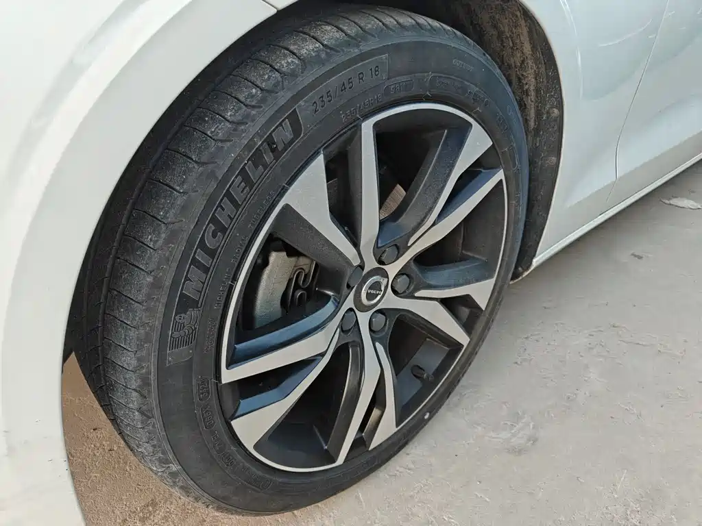 Volvo S60 2021 T4 Zhiyuan Sports Edition