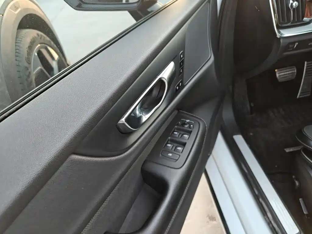 Volvo S60 2021 T4 Zhiyuan Sports Edition