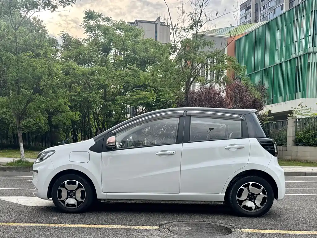 Chery QQ Ice Cream 2022 Clover Edition