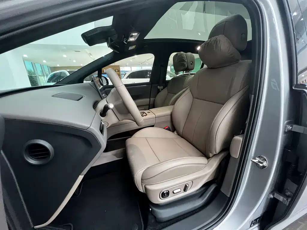 Li Auto i6 2025 AWD Standard Edition