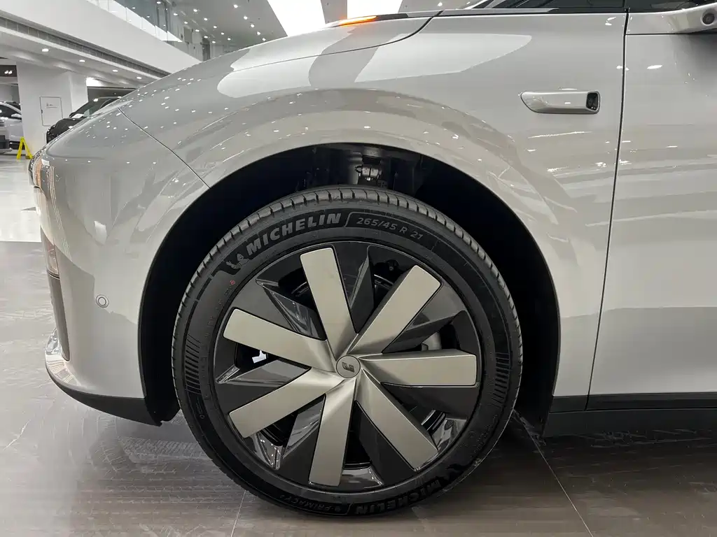 Li Auto i6 2025 AWD Standard Edition