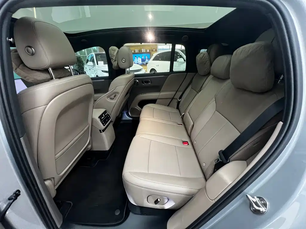 Li Auto i6 2025 AWD Standard Edition