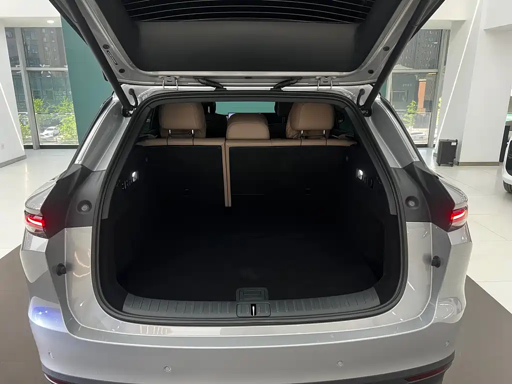 Li Auto i6 2025 AWD Standard Edition