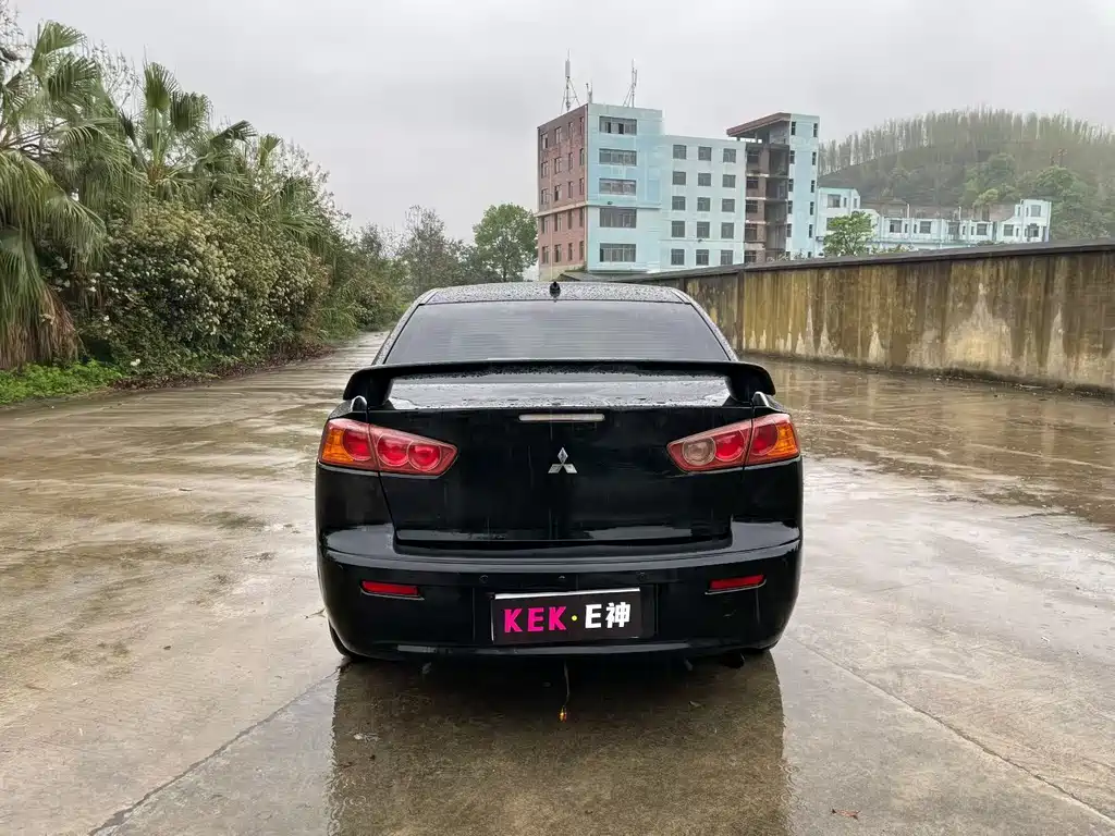 Mitsubishi Lancer EX 2010 Fashion Edition 1.8L MT Comfort