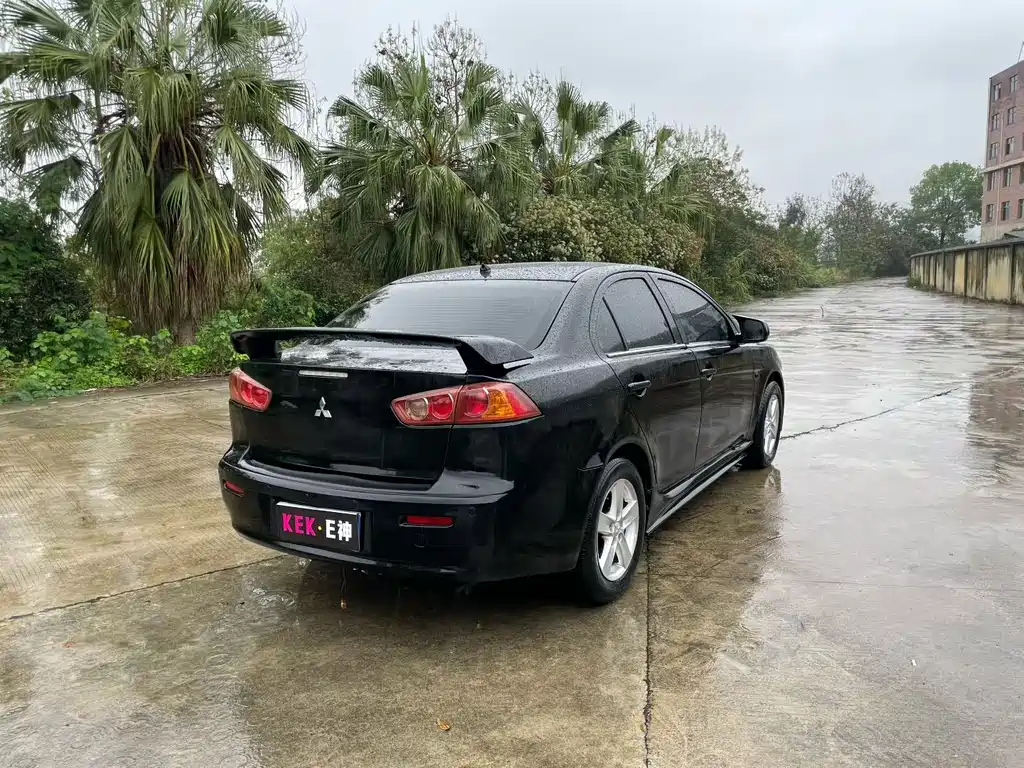 Mitsubishi Lancer EX 2010 Fashion Edition 1.8L MT Comfort