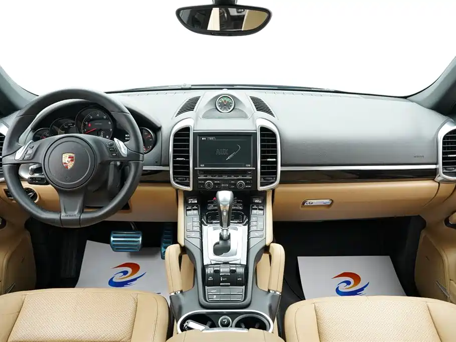 Cayenne 2014 Platinum Edition 3.0T
