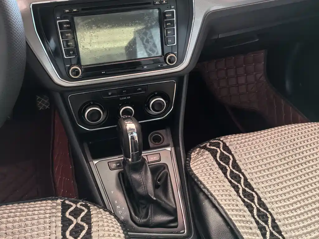 Lavida 2015 230TSI DSG Comfort
