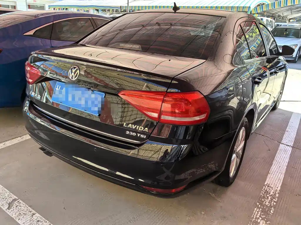 Lavida 2015 230TSI DSG Comfort
