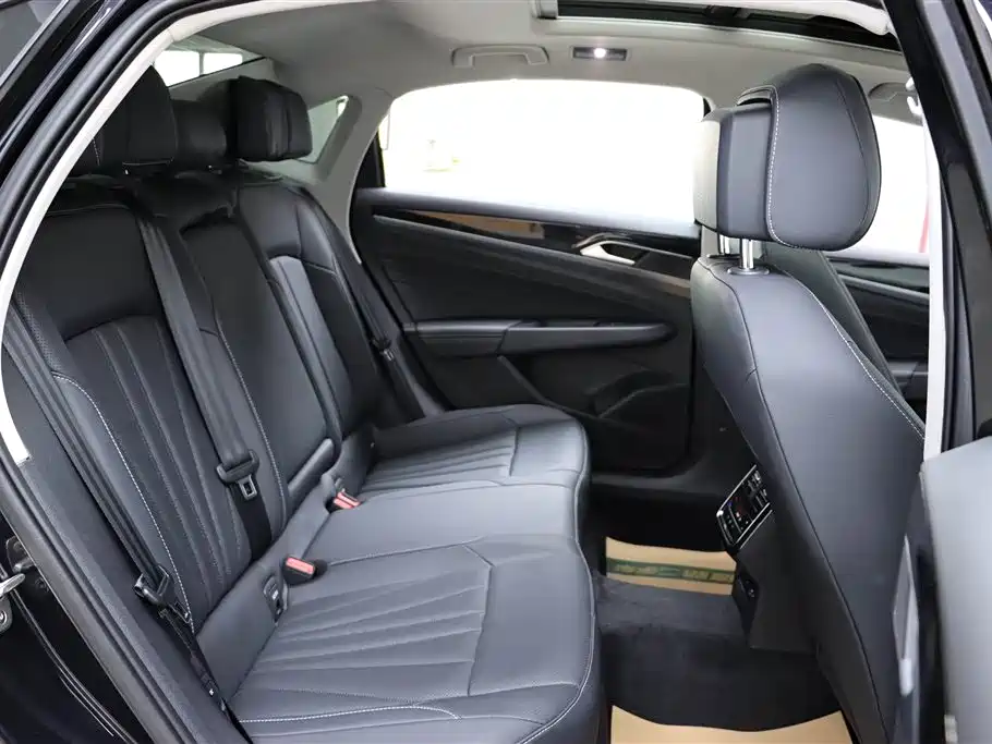 Volkswagen Passat 2025 380TSI Longteng Edition