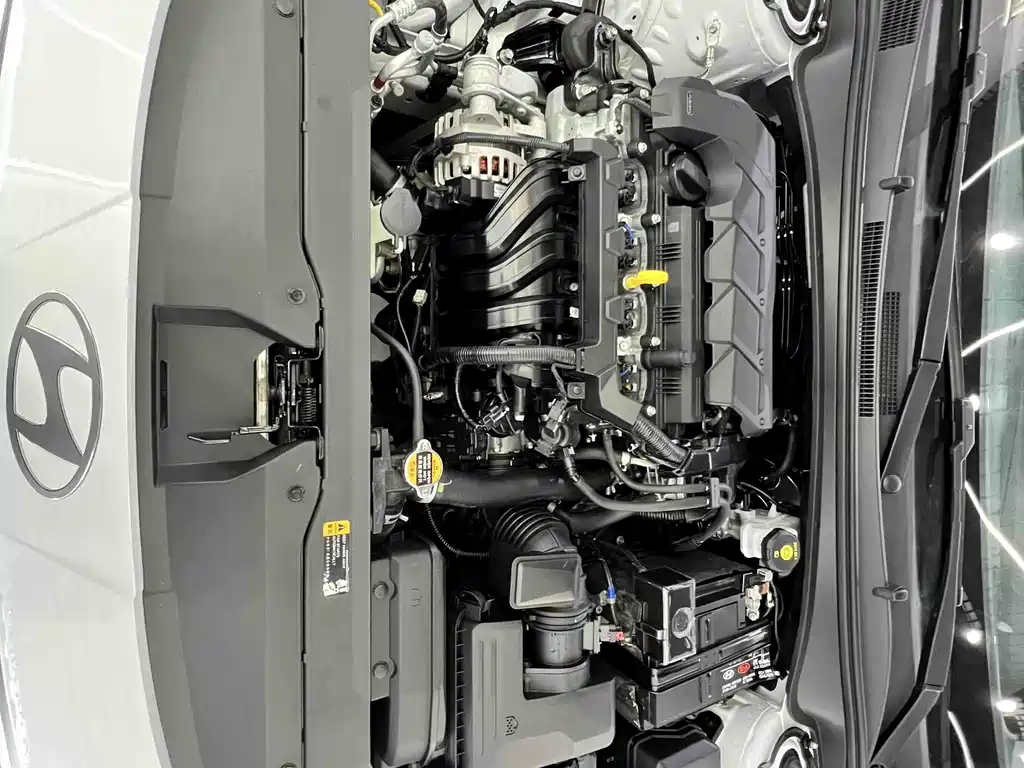 Hyundai Elantra 2023 1.5L CVT LUX Premium Edition