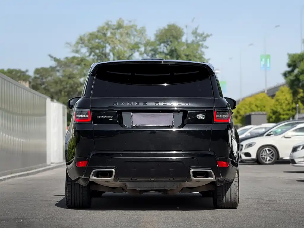 Range Rover Sport 2021 3.0 L6 Gloss Black Edition