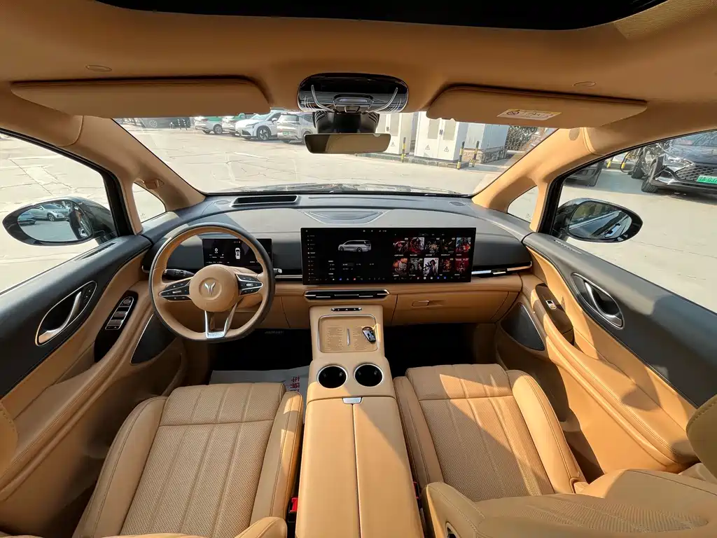 Voyah Dreamer 2025 PHEV AWD Flagship Kunpeng Edition